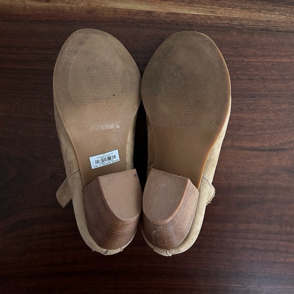 Torrid Tan Faux Leather V-Cut Booties Size 8 - Picture 6 of 9